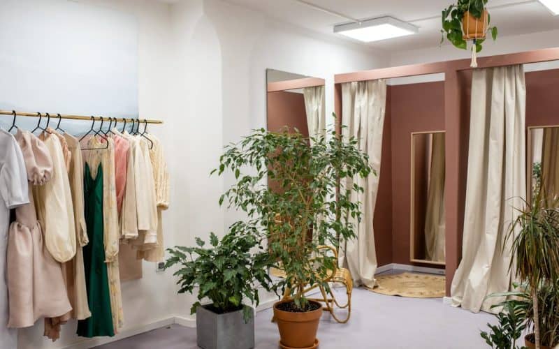 5 Signs It’s Time to Recoat Your Commercial Epoxy Floor